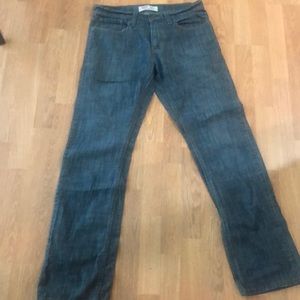 Levi Slim Straight fit  size 32/32
